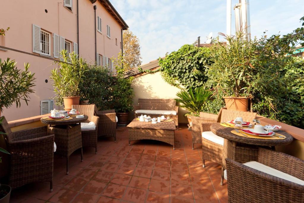 Palazzo Trevi Charming House Bed and Breakfast Bologna Esterno foto