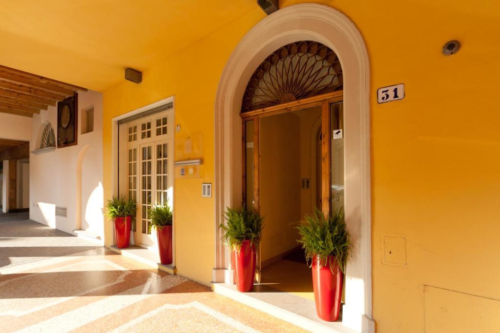 Palazzo Trevi Charming House Bed and Breakfast Bologna Esterno foto