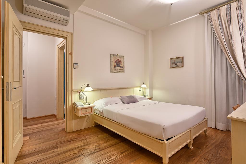 Palazzo Trevi Charming House Bed and Breakfast Bologna Esterno foto