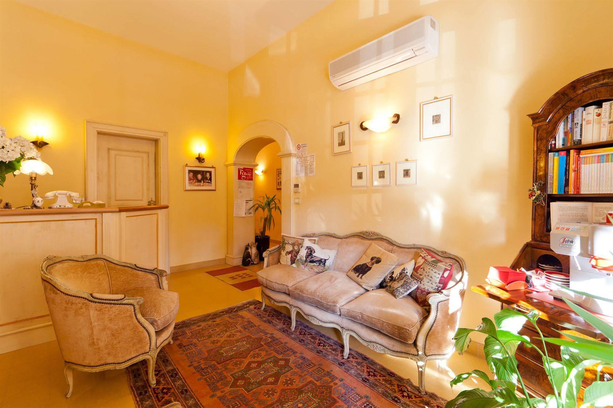 Palazzo Trevi Charming House Bed and Breakfast Bologna Esterno foto