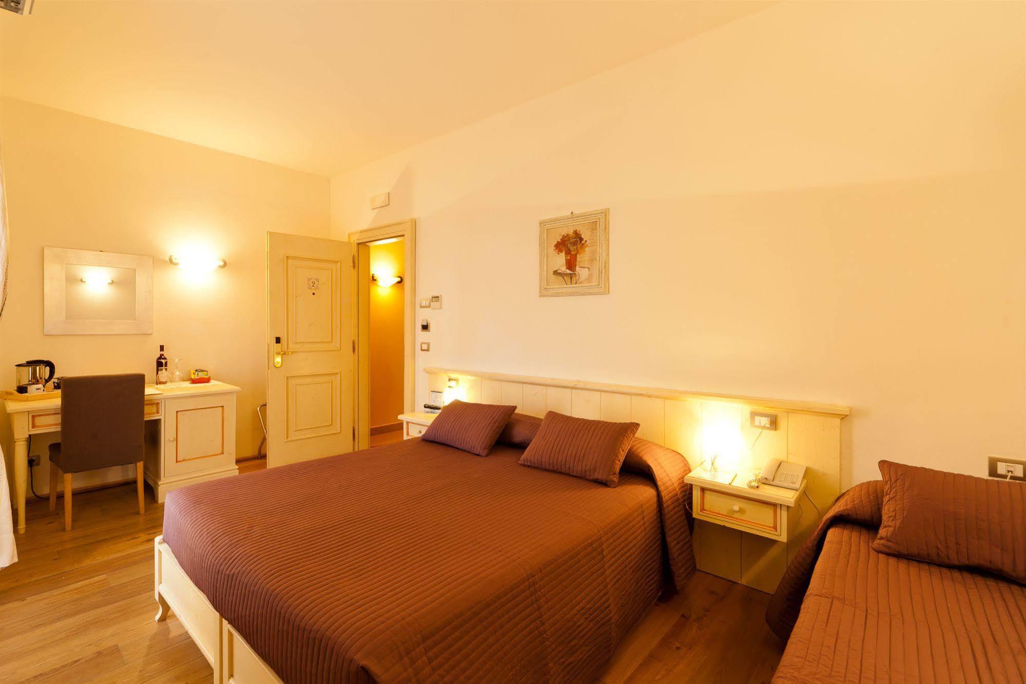 Palazzo Trevi Charming House Bed and Breakfast Bologna Esterno foto