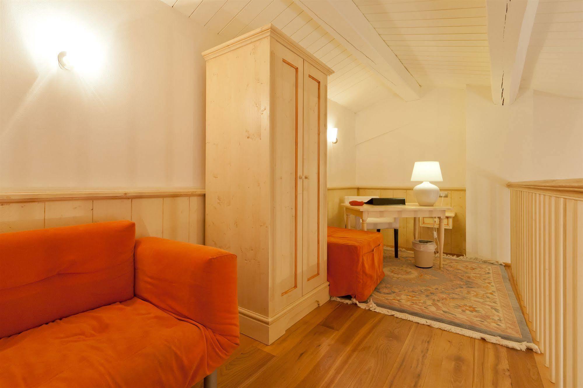 Palazzo Trevi Charming House Bed and Breakfast Bologna Esterno foto