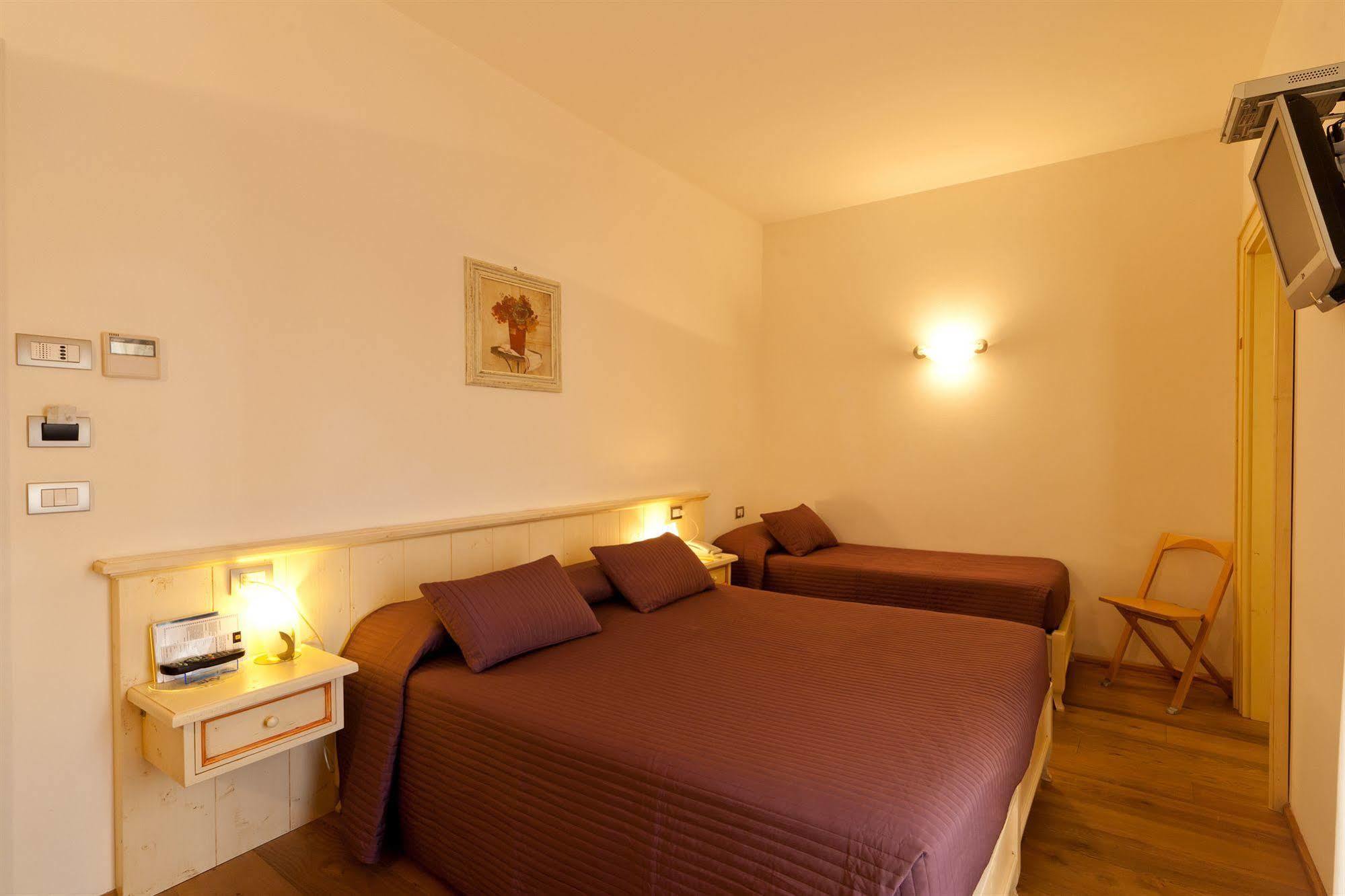 Palazzo Trevi Charming House Bed and Breakfast Bologna Esterno foto